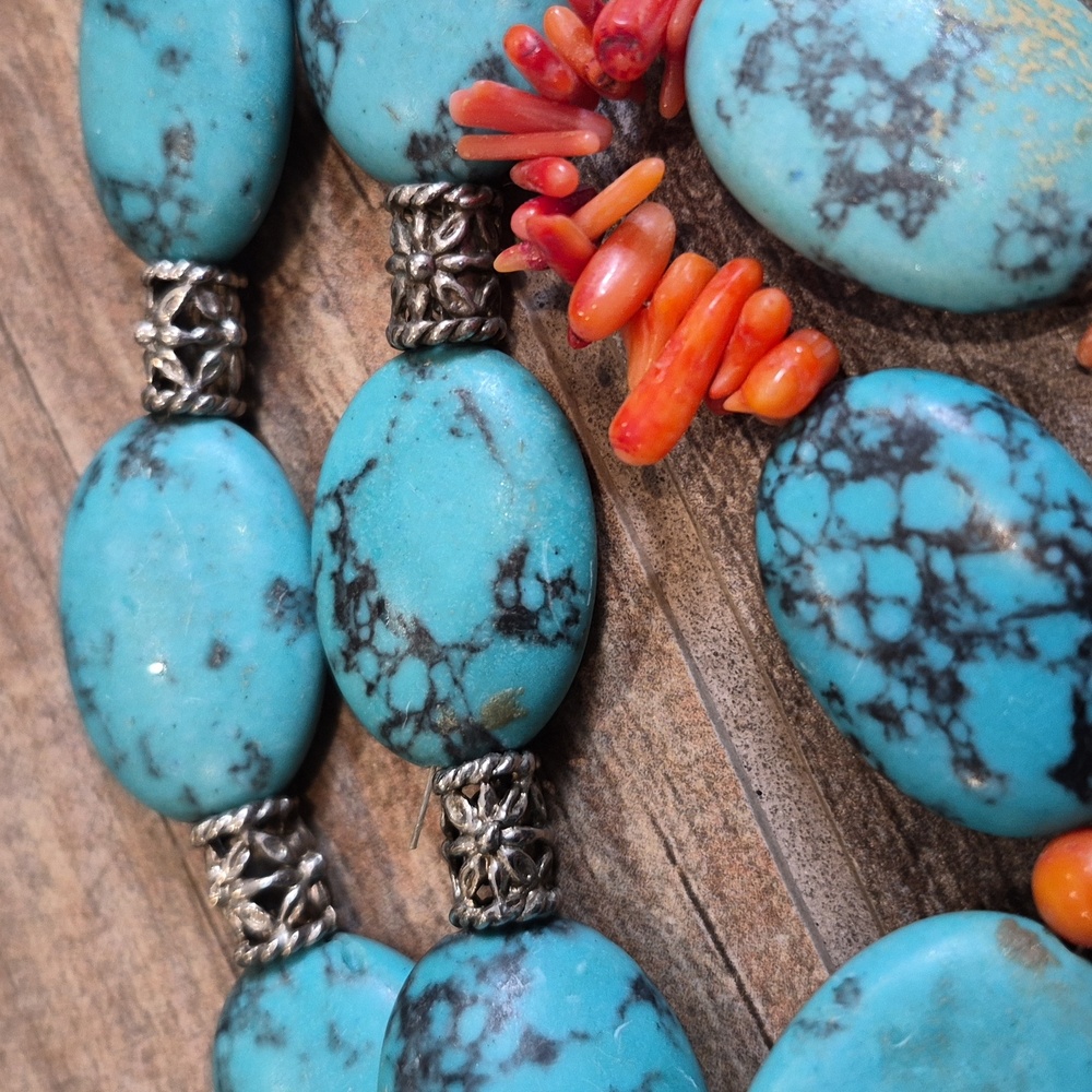 Vintage Turquoise Howlite & Orange Coral Beaded Silver Tone Statement Necklace - Picture 6 of 9